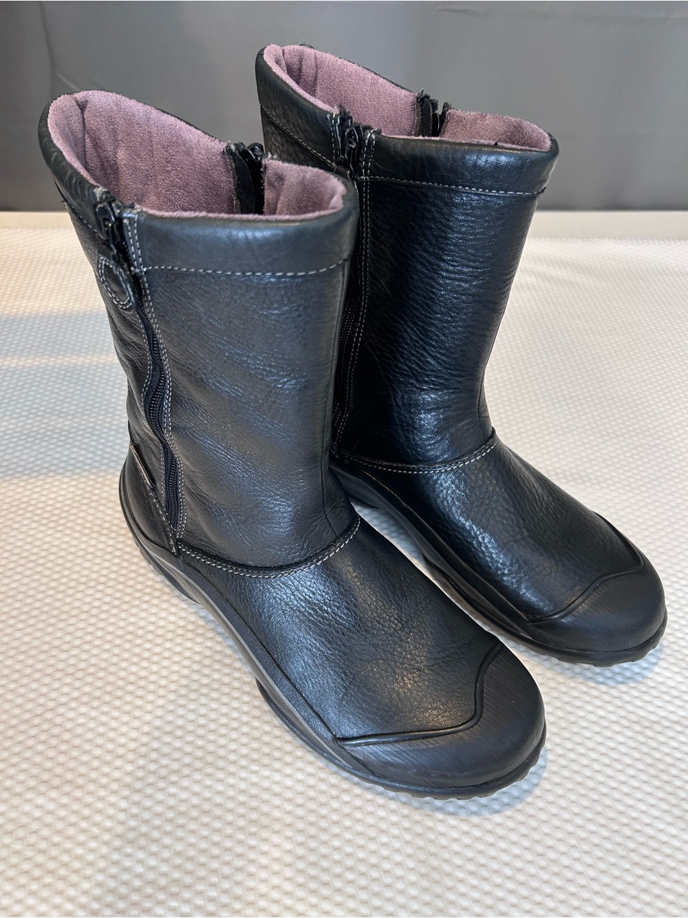 Clark’s Waterpoof Leather Zip Up Muckers Style #85238